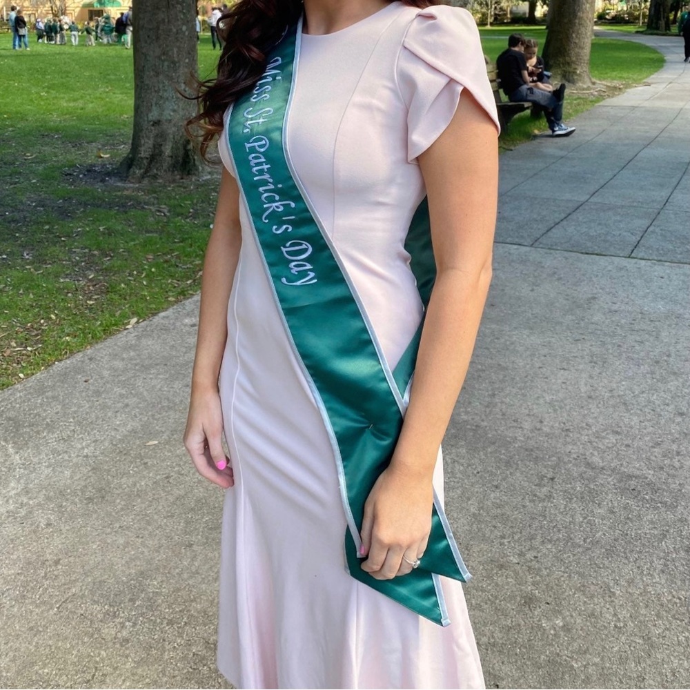 Size 6. Calvin Klein pale pink with a beautiful tulip sleeve.
